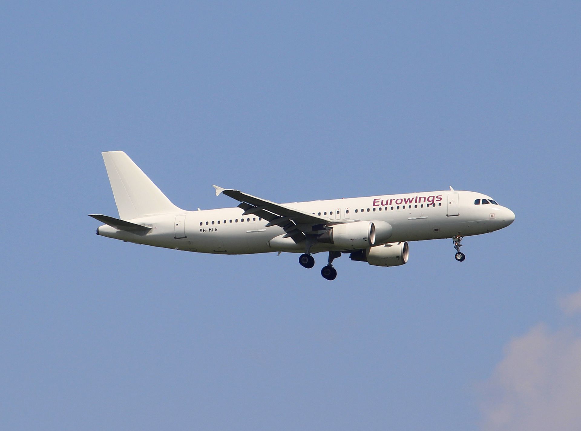 9H-MLW Airbus A320-214