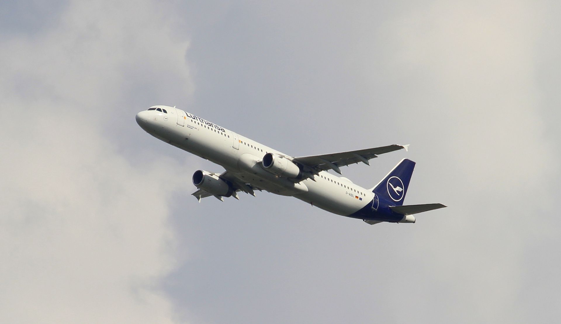 D-AIDL – Lufthansa Airbus A321-232